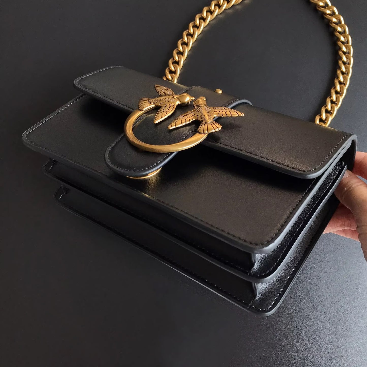Elegant Crossbody Handbag