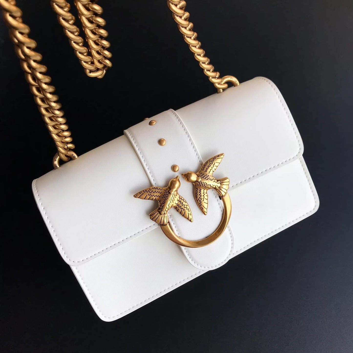 Elegant Crossbody Handbag