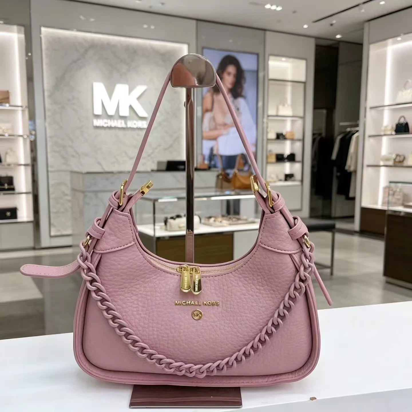 2026  Michael Kors Ladies' Classic Fashion Crossbody Bag MK Alphabet Chain Casual Versatile Outward Commuter Travel Bag