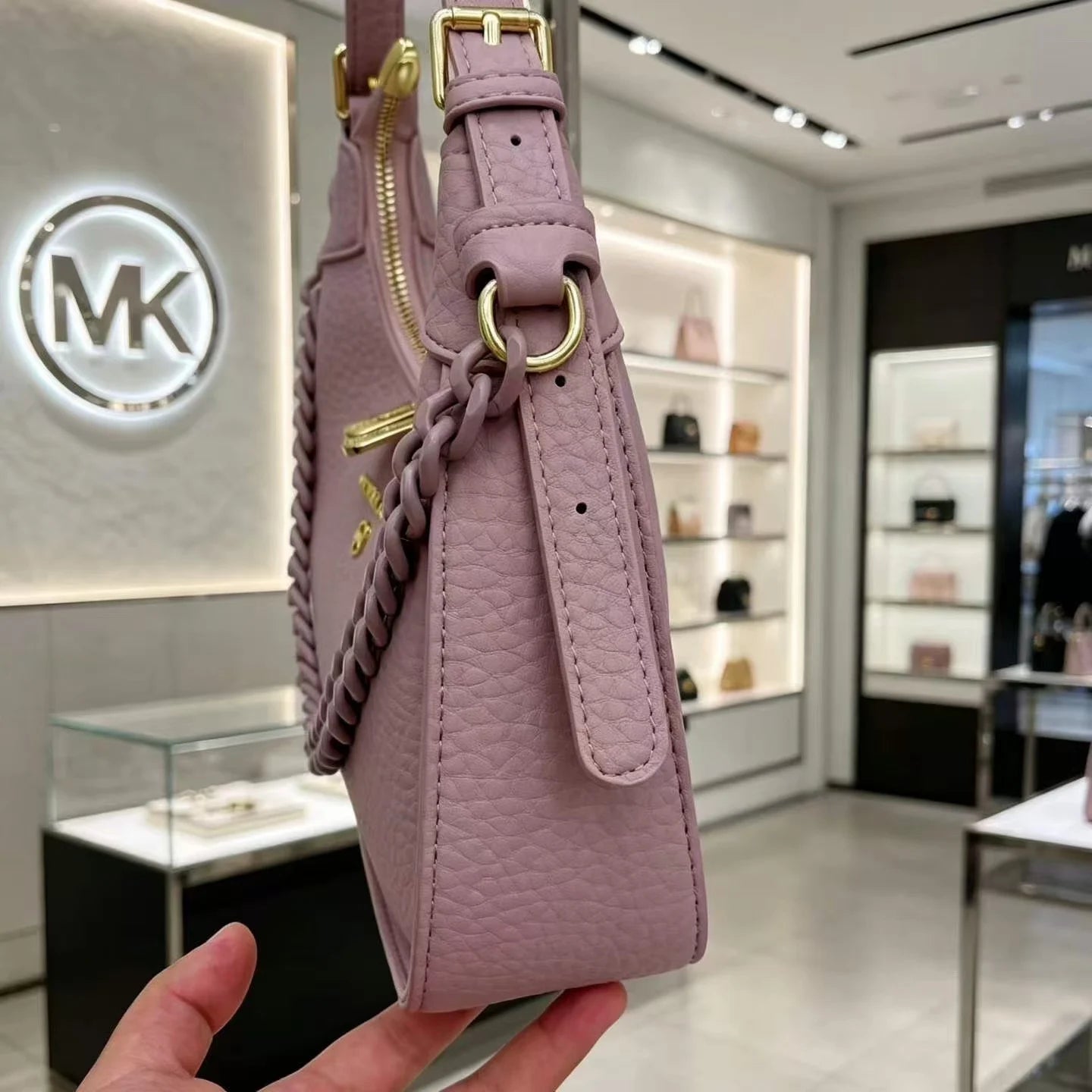 2026  Michael Kors Ladies' Classic Fashion Crossbody Bag MK Alphabet Chain Casual Versatile Outward Commuter Travel Bag