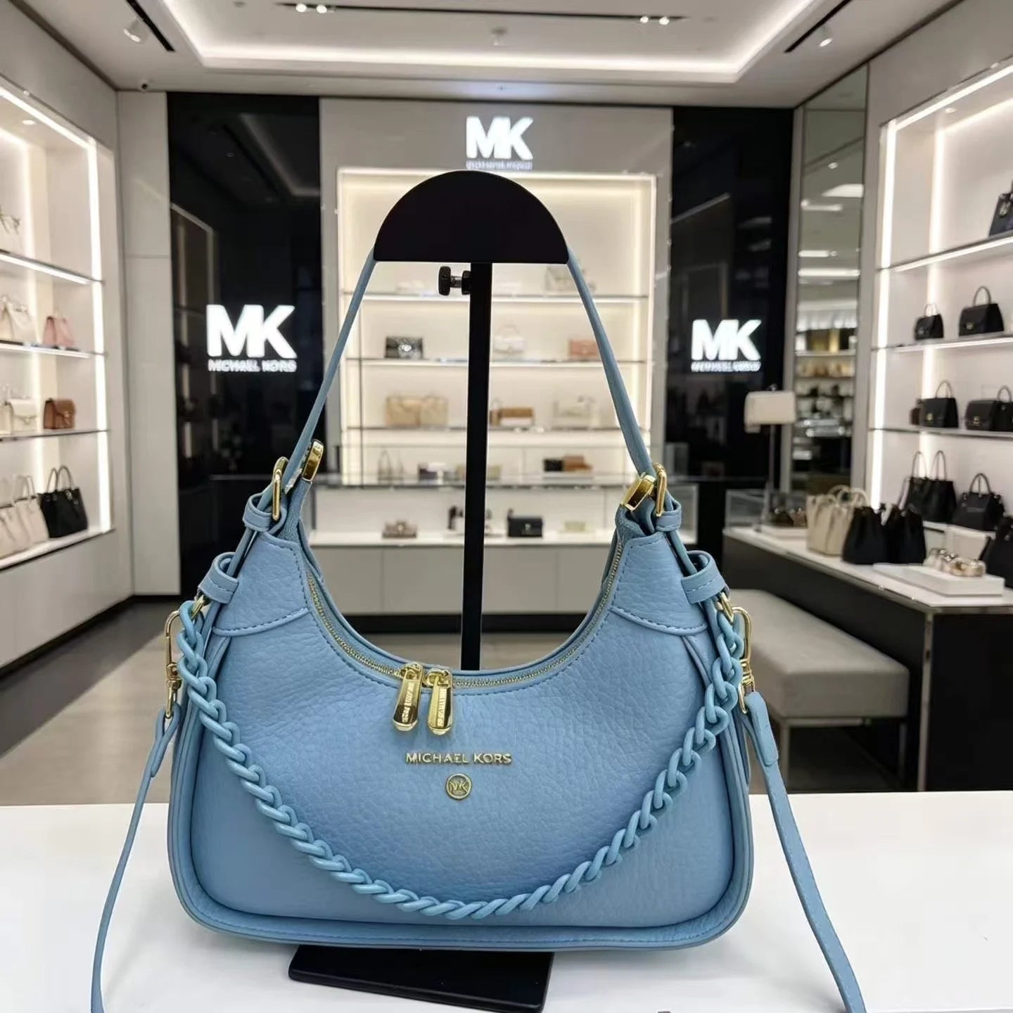 2026  Michael Kors Ladies' Classic Fashion Crossbody Bag MK Alphabet Chain Casual Versatile Outward Commuter Travel Bag