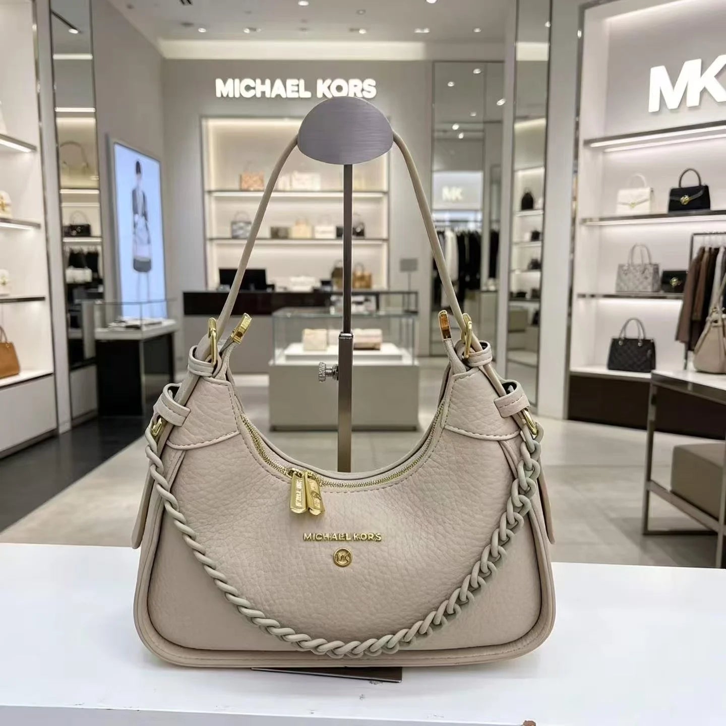 2026  Michael Kors Ladies' Classic Fashion Crossbody Bag MK Alphabet Chain Casual Versatile Outward Commuter Travel Bag