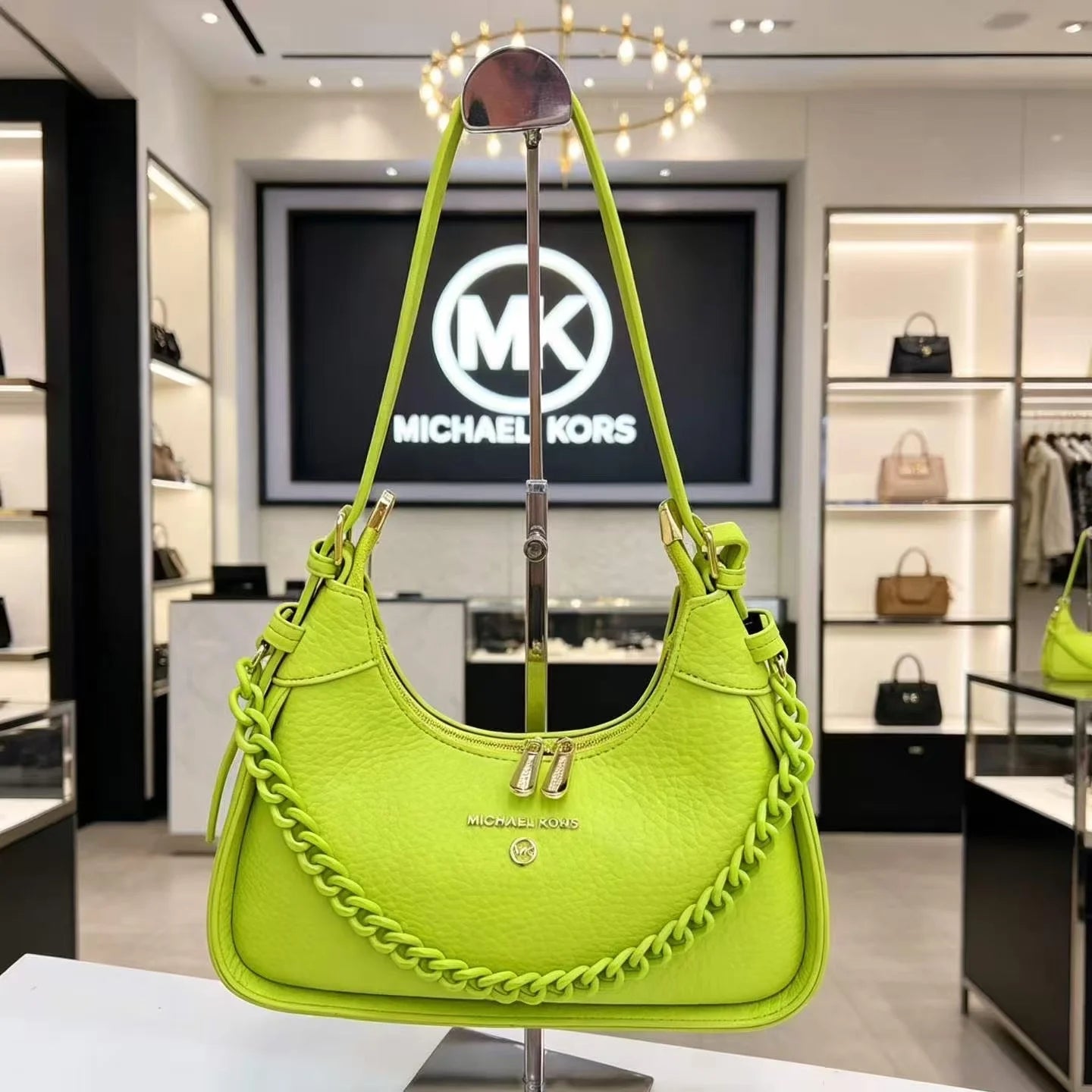 2026  Michael Kors Ladies' Classic Fashion Crossbody Bag MK Alphabet Chain Casual Versatile Outward Commuter Travel Bag